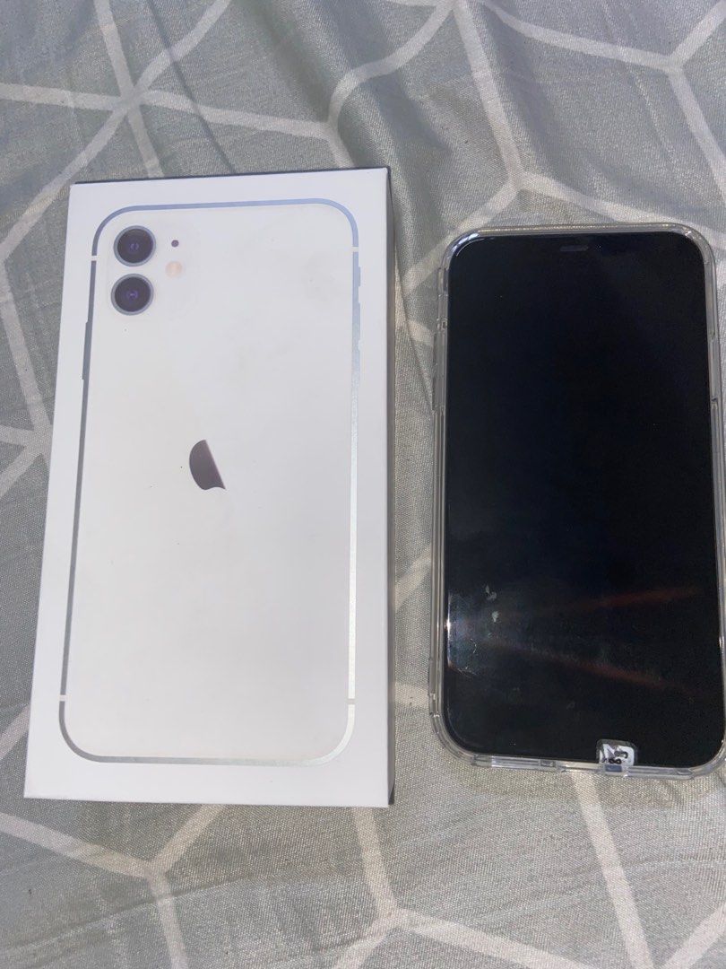 IPHONE 11 (Category: iPhone 11 Series) located in Valenzuela. Submitted by rheyy0713 (Listing ID 1300438942, Image 2). Description: IPHONE 11 128GB True tone and Face Id ✅ With case 100% Batt health matagal malowbat 16,000 slightly nego .