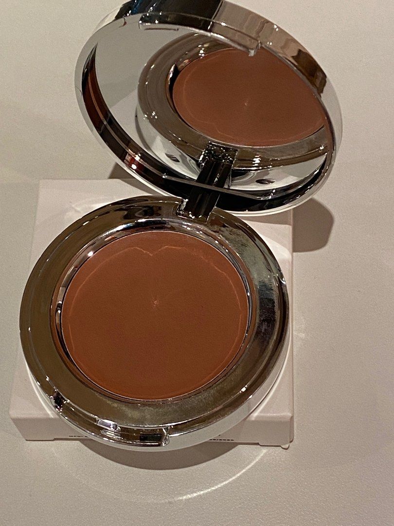 ISSY Creme Cheek Blush (Category: Makeup) located in Manila. Submitted by CeeGeeElle (Listing ID 1300528316, Image 2). Description: brand new, just swatched Shade: Undress With box Bought in Issy physical store RFS: Shade doesn’t match my skin color (fair) 💰MOP - GCash only.