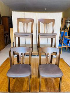 JAPAN SURPLUS FURNITURE  4 SEATERS DINING SET  SIZE 18L x 18W x 16H in inches 16"SANDALAN HEIGHT (CHAIRS) 47.5L x 31.5W x 26.5H (TABLE) FG002  (AS-IS ITEM) IN GOOD CONDITION