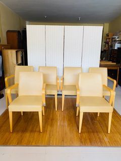 JAPAN SURPLUS FURNITURE 6PCS DINING CHAIRS  WITH ARM REST  SIZE 18.5-21.5L x 18W x 17H in inches 16"SANDALAN HEIGHT 13.5"ARM REST FG009  (AS-IS ITEM) IN GOOD CONDITION