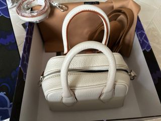 （分類：）位於 。 由 manman72 提交（商品編號 1300525819，圖片 1）。簡介： 。