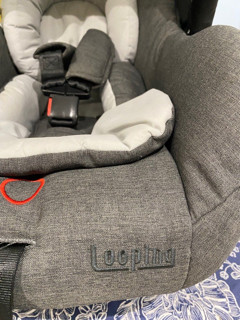 Looping Squizz 0+ Carseat with Adapter (Used Once) (Category: Car Seats) located in Pasig City. Submitted by celinerbueno (Listing ID 1300441432, Image 2). Description: The Looping Squizz 0+ Carseat with Adapter is a Squizz stroller-compatible car seat that lets moms easily move their little child from the car to the stroller and back. With its one-click mechanism, it takes only a few seconds to detach the car seat from the car and install it on 