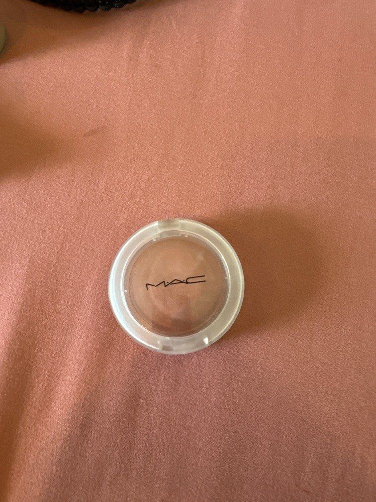 Mac glow play blush please (Category: Makeup) located in Quezon City. Submitted by destashingmycloset (Listing ID 1300477509, Image 1). Description: .