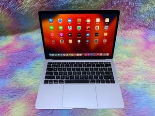 MacBook Air 2018 13-inches Core i5 16gb Ram 256gb Storage