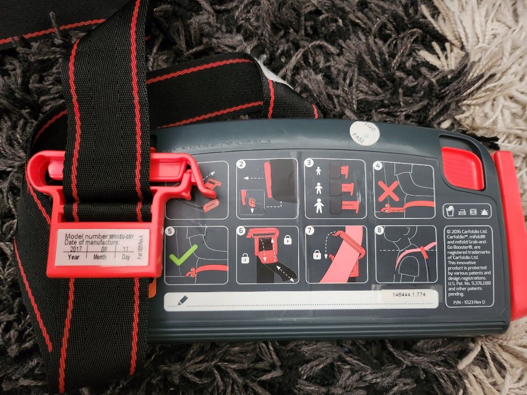 Mi Fold Grab and Go Ultra Compact Car Seat for Toddler Kids Babies Kids Going Out Car Seats on Carousell
