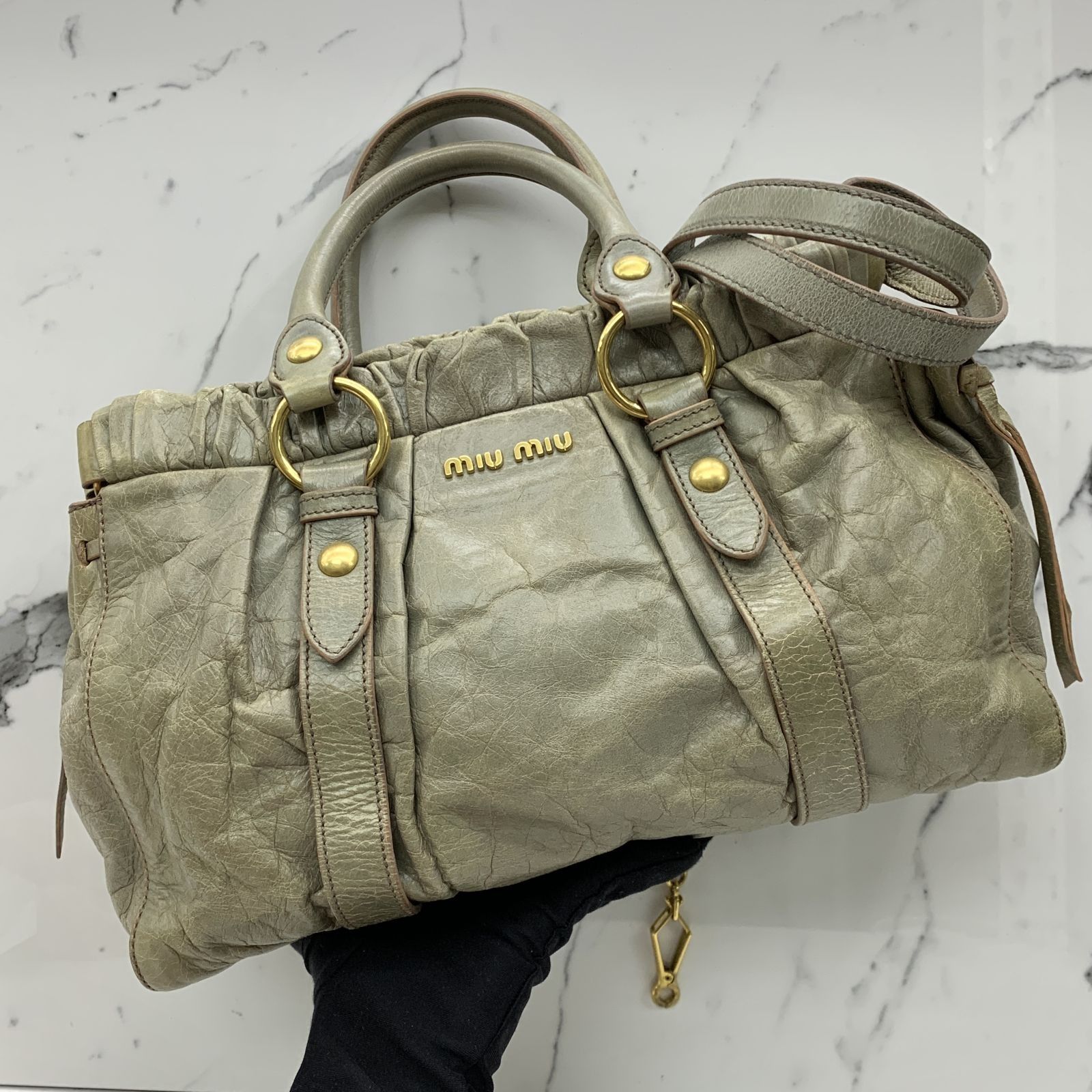 MIUMIU CRUSH LEATHER 2WAY SHOULDER BAG 【公式通販】