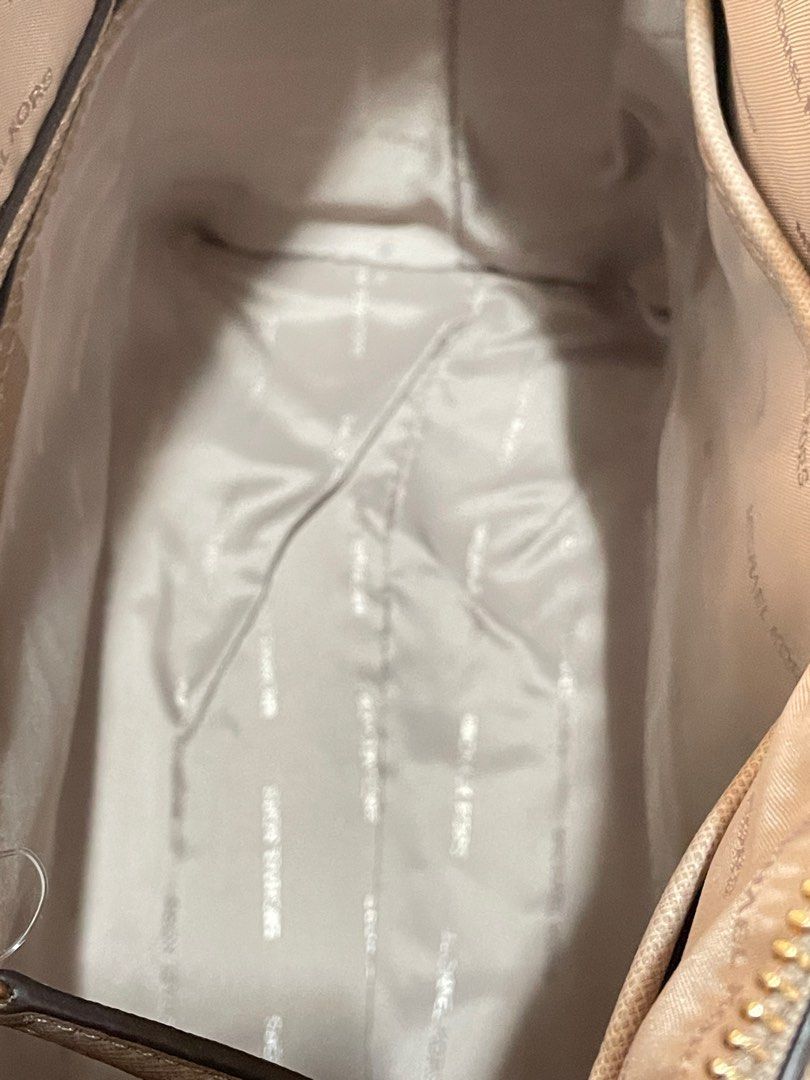 MK Ciara (Category: Luxury Bags & Wallets) located in Pasig City. Submitted by freshorangejuice (Listing ID 1300434676, Image 3). Description: Shoulder bag, cross body bag.