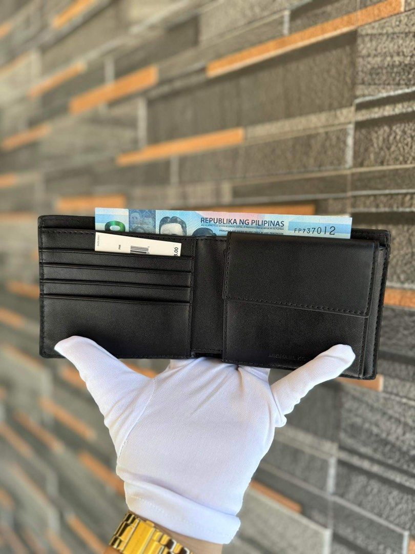 Mk men’s wallet (Category: Wallets & Card Holders) located in Mandaluyong City. Submitted by stuffnmore (Listing ID 1300574694, Image 3). Description: Mk mens wallet Pinas onhand Inclusion tag Guaranteed original and new .