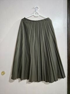 Moiselle Dark Green Pleated Skirt