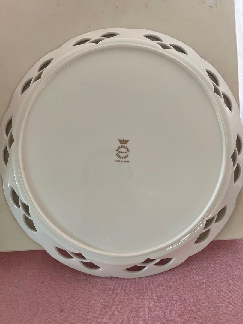 Narumi Japan serving plate (Category: Dinnerware & Cutlery) located in Mandaluyong City. Submitted by daisys.collection (Listing ID 1300469740, Image 3). Description: Bine china.