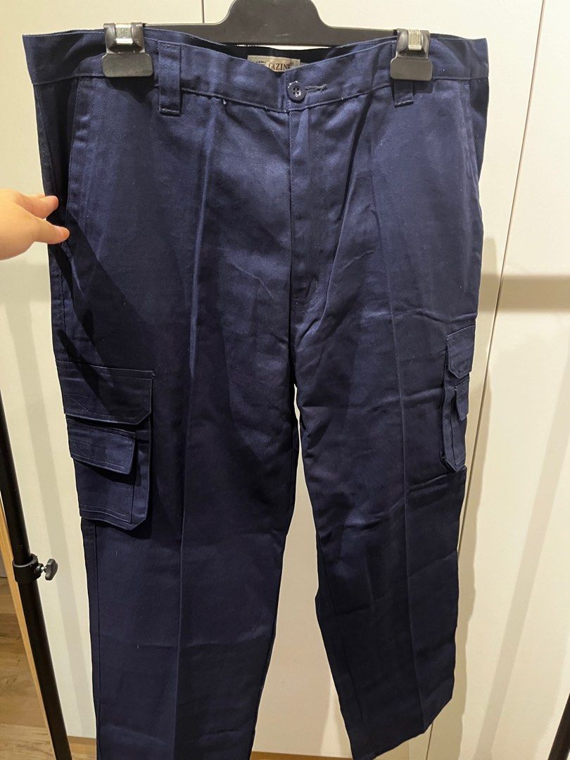 Navy blue cargo trousers Men s Fashion Bottoms Trousers on Carousell