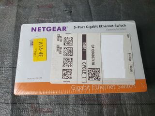 NETGEAR 5-Port Gigabit Ethernet Unmanaged Switch, Desktop, 10/100/1000Mbps (GS205) - BRAND NEW SEALED