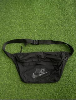 Nike Messenger Bag (Pristine Condition)