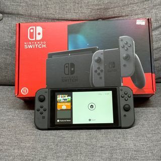 Nintendo Switch V2 / Complete with box