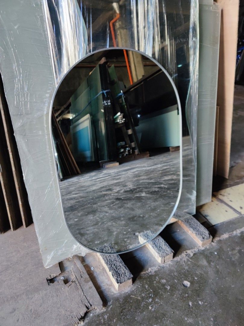Oval mirror (Category: Mirrors) located in Malabon City. Submitted by mirrors.ph (Listing ID 1300437937, Image 2). Description: Oval mirror with silver aluminum frame and plywood backing. Using 6mm thick copper free mirror. Size: 2ft x 3ft P1620 Add P200 if with back hook Available colors gold, black, matte black, white and silver aluminum frame. Customize sizes and shapes are welcome..