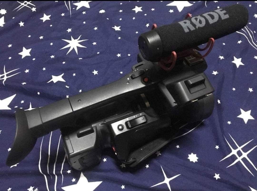 Panasonic AG-AC90 Video Camera (Category: Video Cameras) located in Quezon City. Submitted by turpentinechaser (Listing ID 1300527779, Image 3). Description: PANASONIC AG-AC90 VIDEO CAMERA USED TWICE ONLY / ALMOST BRAND NEW INCLUSIONS: ATTACHABLE RODE MIC CABLES HEAVY DUTY BAG TRIPOD EXTRA BATTERY OPTIONAL TRAVEL CHEST STROLLER TYPE Quick specs: Three 1/4.7" Full HD 2.19MP MOS Sensors Fixed Lens with f/1.5 and 12x Zoom Ratio Native 1920x1080 60p,