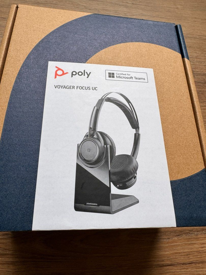 Plantronics Voyager Uc focus (Category: Headphones & Headsets) located in Singapore. Submitted by dimsumnicky (Listing ID 1300457159, Image 1). Description: .