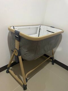 Playkids Portable High Quality Baby Crib Co Sleeper with Mattress Baby Bedside Crib Baby Rocker Bassinet Crib with Wheels Mattress and Mosquito Net