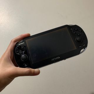PS VITA PCH 1003 WITH THE AMAZING SPIDERMAN GAME