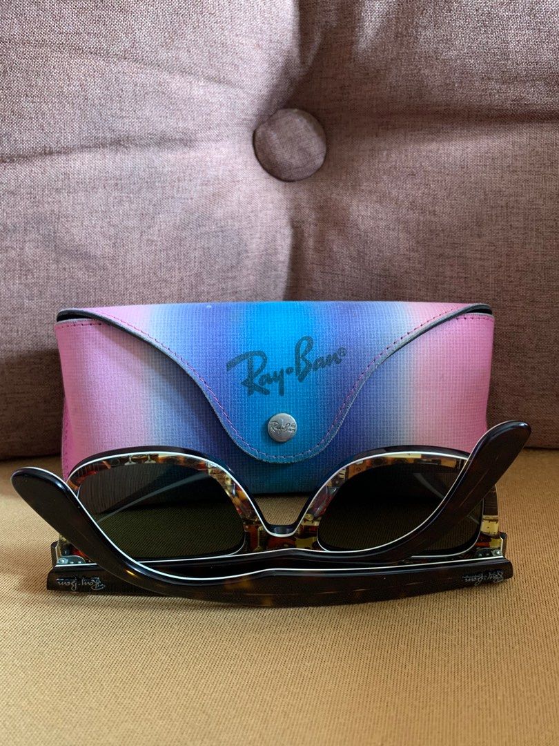 Ray-Ban WAYFARER Special SERIES # 9 Authentic original (Category: Sunglasses & Eyewear) located in Quezon City. Submitted by marcon_2000 (Listing ID 1300438006, Image 3). Description: Ray-Ban WAYFARER Special SERIES # 9 Authentic original Comes with the rainbow case and microfiber cleaning cloth💯 Dm for more details thank you 🙏 .