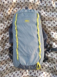 REI Recreational Flash 18 Nylon Backpack

- Very Good Condition 💯 
- Minimal sign of usage sa opening area Unoticeable 

🏷️750+ Sf pm 📩 

📍 Dumaguete City, Visayas 🚛 J&T