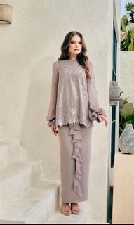 (Category: ) located in . Submitted by wardrobeputeh_ (Listing ID 1300570087, Image 1). Description: .