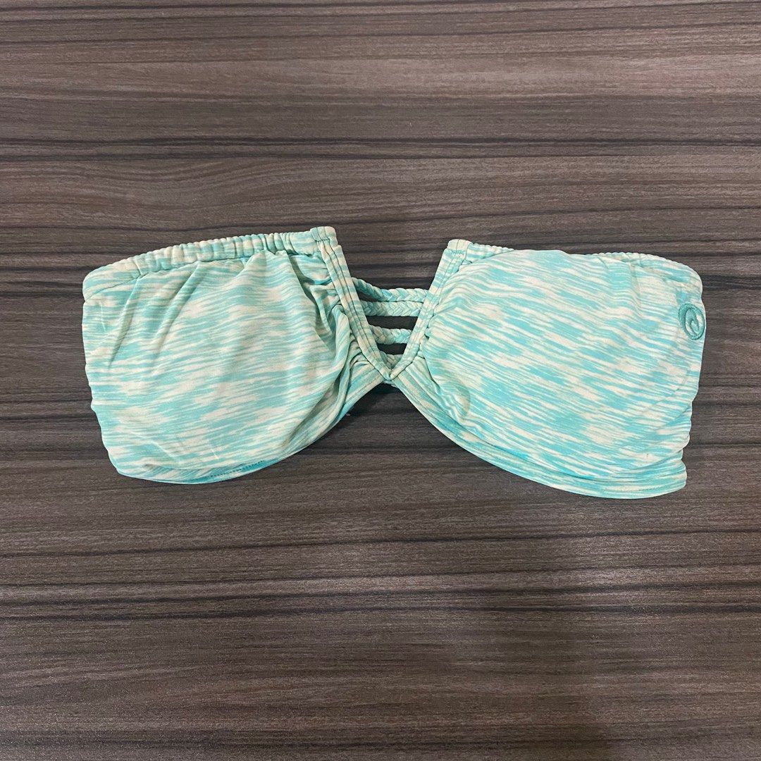 Ripcurl Bandeau Bikini Top (S) (Category: Bikinis & Swimsuits) located in Manila. Submitted by sheelavie (Listing ID 1300496629, Image 3). Description: Ripcurl Bandeau Bikini Top (S) Brand: Ripgurl Size: S (32-34) Color: Teal Condition: 9/10 Detail/s: Lightly used - Bought from Cali - Padded - Unique back design .