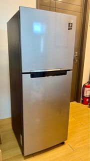 Samsung 7.4 cu ft Refrigerator
