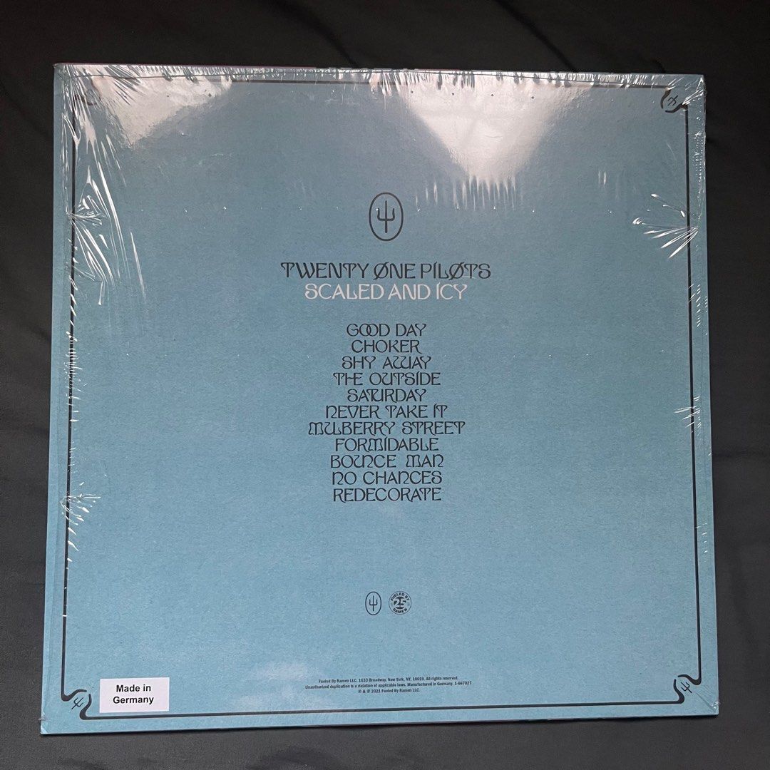 Scaled and Icy - Twenty One Pilot (White Pressing) (Category: Vinyls) located in Quezon City. Submitted by mono.nomo (Listing ID 1300466204, Image 2). Description: target exclusive (white pressing) played only twice with inner and outer sleeve.