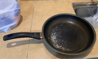 Second hand frying pan