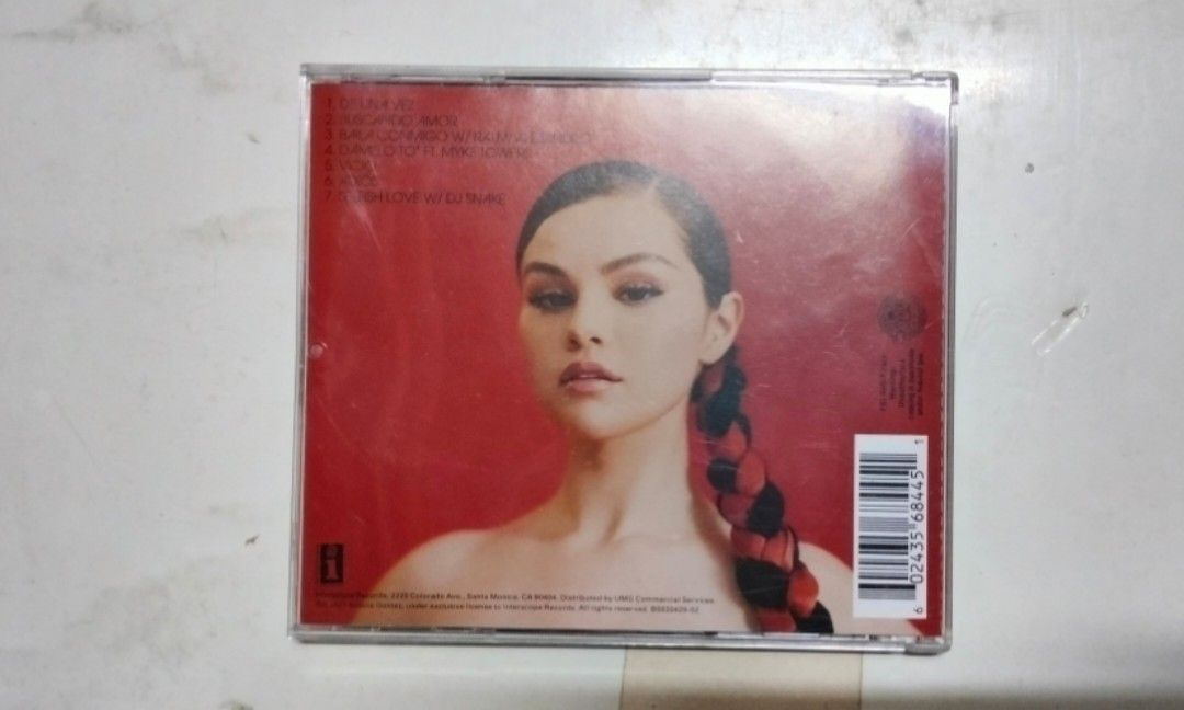 Selena Gomez - Revelacion (2021) (Category: CDs & DVDs) located in Quezon City. Submitted by yehonathansbox (Listing ID 1300575616, Image 3). Description: This is a pre-loved copy of Selena Gomez's debut Spanish language record/extended play. CD is in overall good condition and playable with little to no marks on the disc.