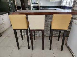 Set of 3 bar stools in leatherette and wood