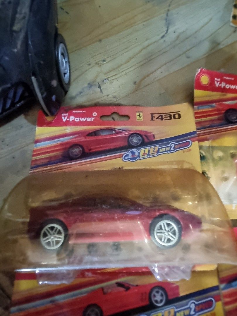 Shell Ferrari Collectibles (Category: Vintage Collectibles) located in Banaybanay. Submitted by rbjuvyreyn18879 (Listing ID 1300438119, Image 1). Description: brand new sealed.. six ( 6 ) pieces conplete collection of shell ferrari official lisenced products..just need of cleaning since it is dusty..