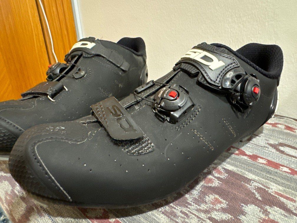 Sidi Dragon 5 MTB (Category: Parts & Accessories) located in Singapore. Submitted by ray789 (Listing ID 1300529964, Image 2). Description: Shoes only went through 3 rides before i shifted my interest to road bikes. Very good pair of shoes. As good as new. Size 44..