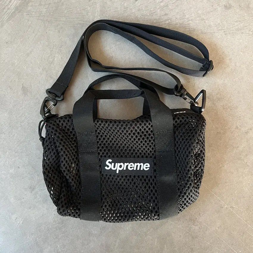 バッグ Supreme Mesh Mini Duffle Bag SS23 バッグ supreme Mesh Mini Duffle Bag Supreme Mesh Mini Duffle