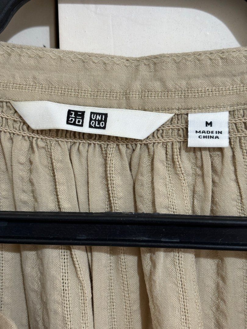 Uniqlo beige dress (Category: Dresses) located in Rizal. Submitted by docdeclutter (Listing ID 1300583468, Image 2). Description: .