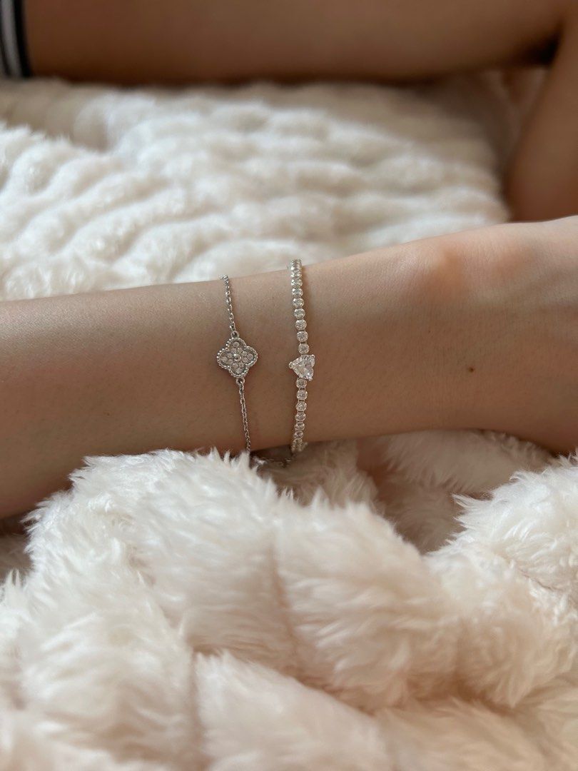 VCA Sweet Alhambra bracelet, motif, Luxury, Accessories on Carousell