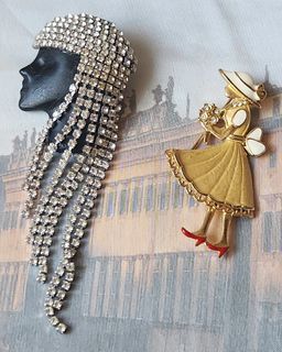 Vintage lady brooches.