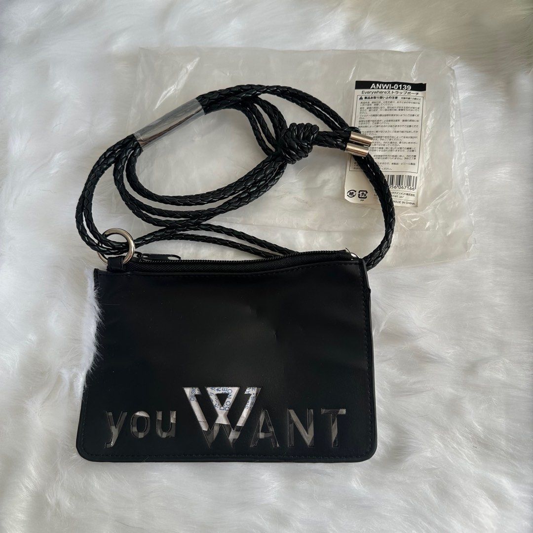 WINNER everywhere tour 2018 md japan (Category: Shoulder Bags) located in Manila. Submitted by acsells23 (Listing ID 1300598763, Image 2). Description: WINNER Everywhere Tour 2018 Reversible bag - UNSEALED but never been used.