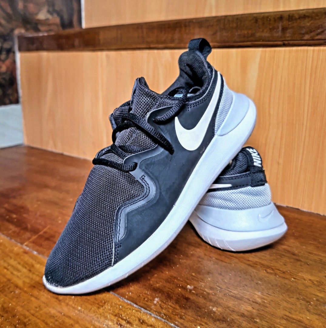 Women s Nike Tesen size 23.5 cm Women s Fashion Footwear Sneakers on Carousell