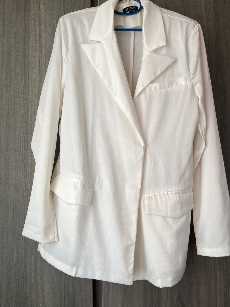 Zalora belted blazer Women s Fashion Coats Jackets and Outerwear on Carousell