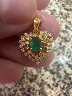 .50ct emerald with natural diamonds heart pendant