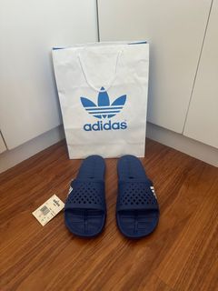 💯 Original Adidas Slides