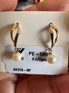 akoya pearl 18k gold earrings