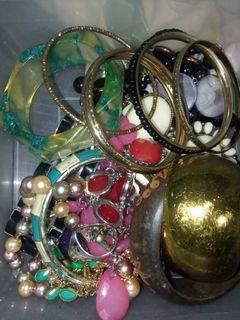 Assorted jewelry (take all)