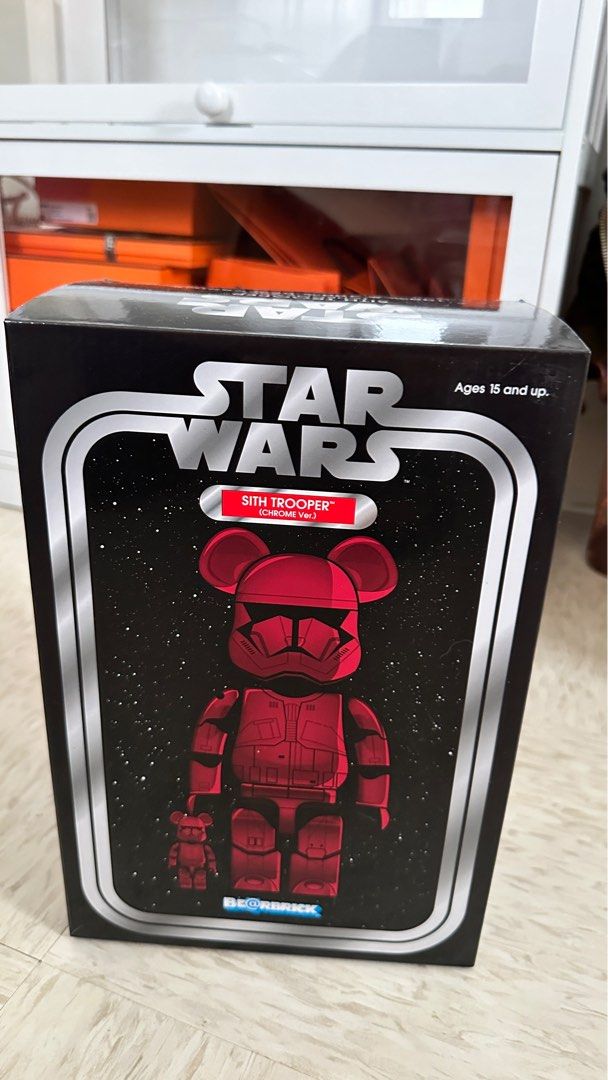 💜Bearbrick 400% + 100% SITH Trooper chrome ver💜, 興趣及遊戲  