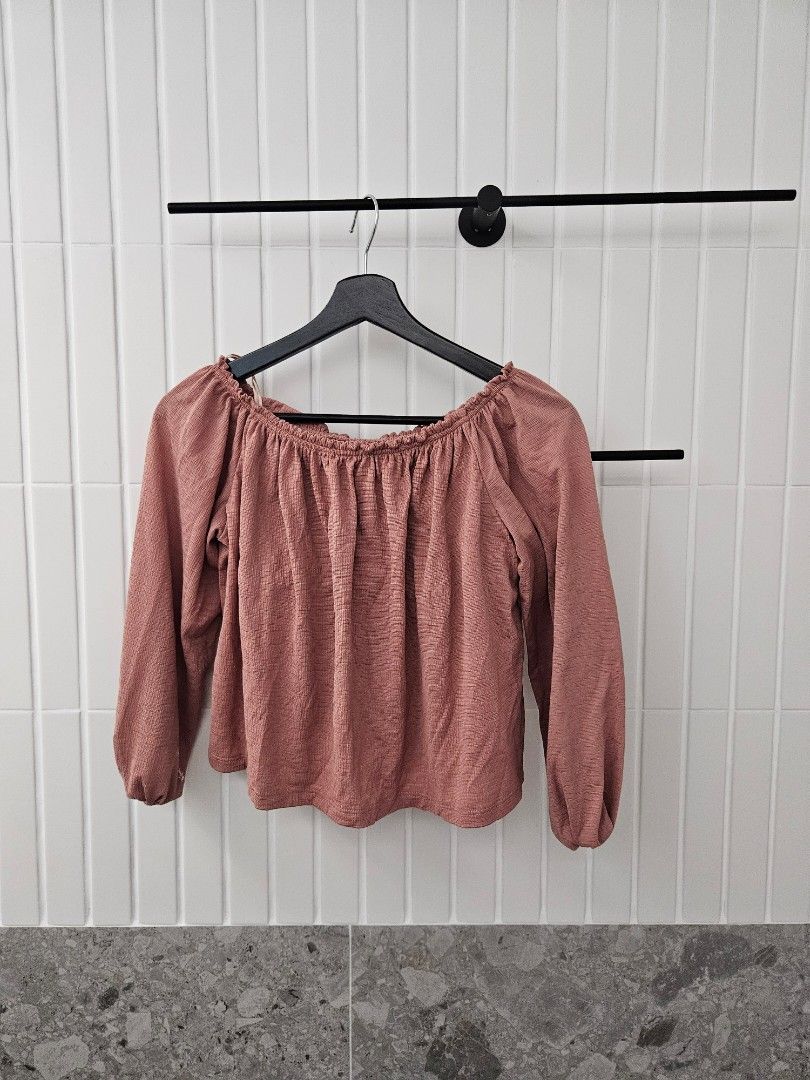 Off shoulder top bershka shop
