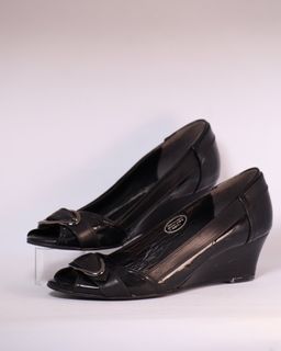 Black leather open toed wedge