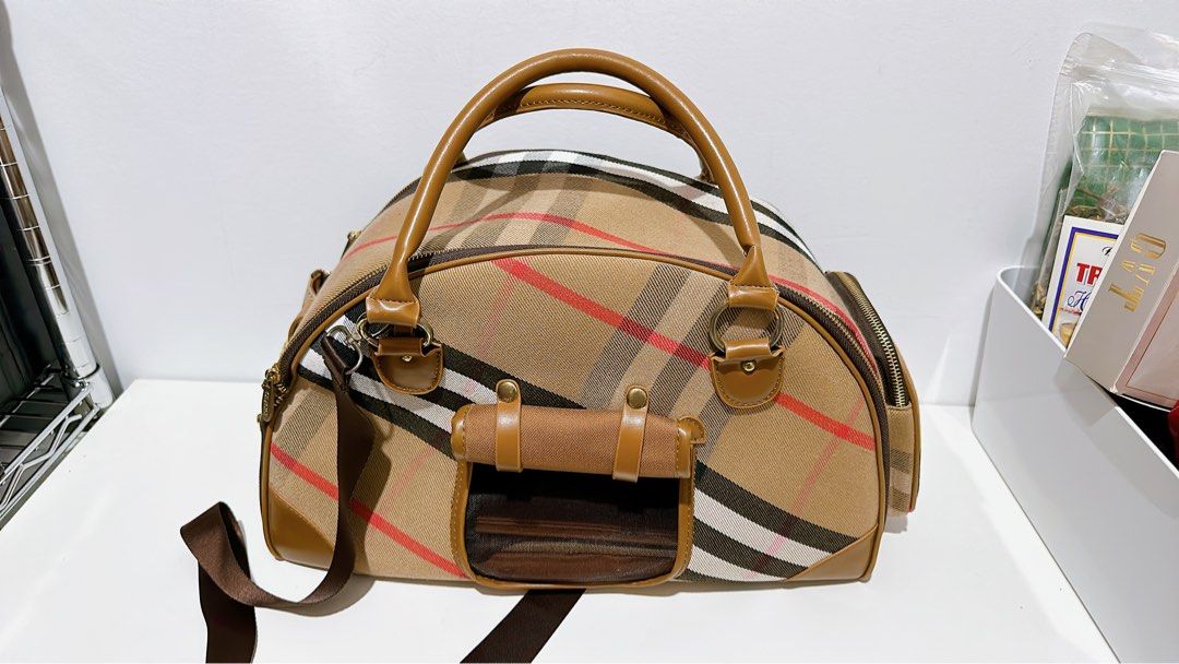 Burberry pet carrier top