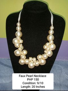 Chunky Faux Pearl Necklace
